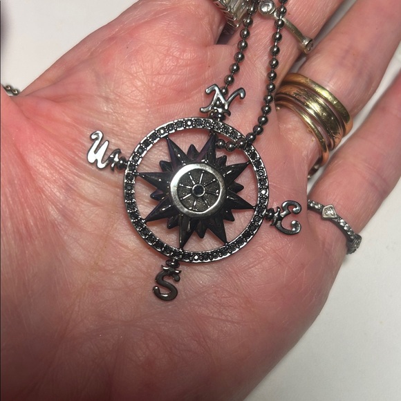 Disney Pirates 🏴‍☠️ of the Caribbean Compass Swarovski Necklace - Picture 2 of 9
